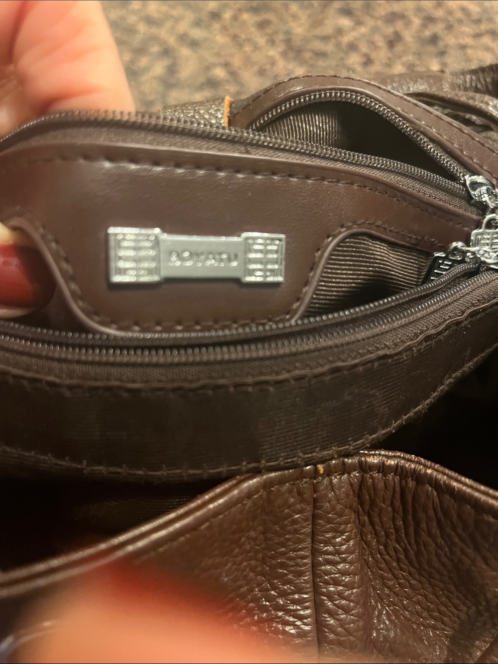 Boyatu leather back pack - Picture 6 of 8